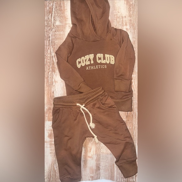 Mebie Baby Other - Mebie Baby Cozy Hooded Jogger Set